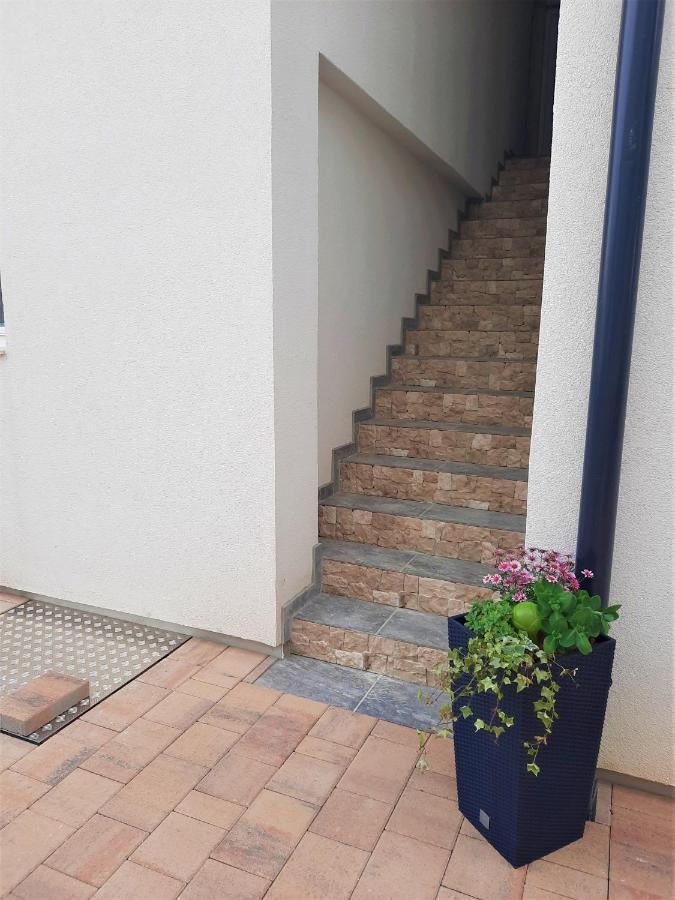Apartman Bamboo 닌 외부 사진